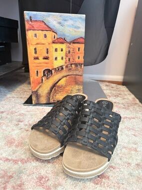Bella Vita Black Woven Slide Sandals